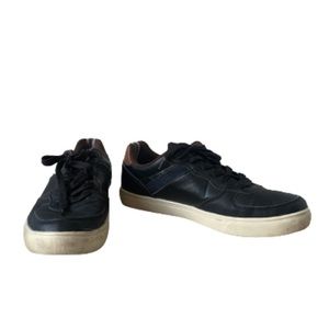 • Levi’s Lace Up Sneaker Shoe •